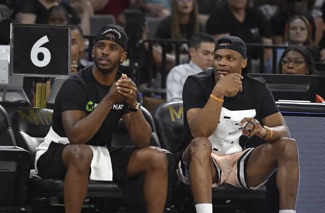 TA：多家豪门关注小将斯密特，阿尔克马尔对其估价约6000万欧（TA：阿尔克马尔为斯密特标价约6000万欧，多家豪门密切关注）