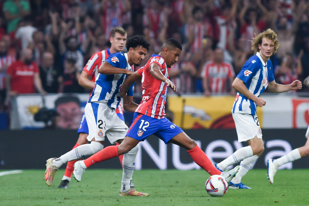 12月球员场均罚球次数榜：东契奇11.3次居首 SGA仅6.8次排并列16（12月球员场均罚球排名：东契奇以11.3次领跑，SGA仅6.8次并列第16位）