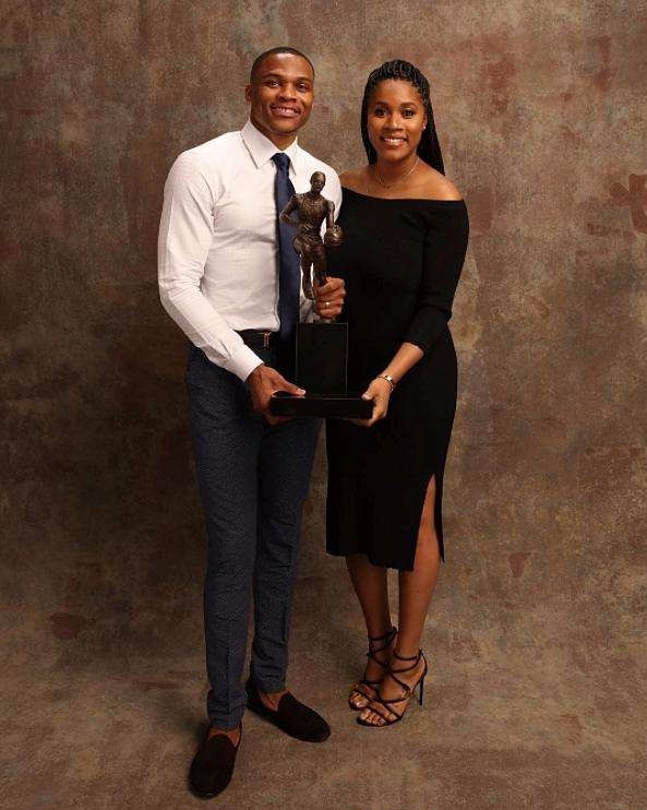 徐正源：争冠过程中球员已在场上竭尽全力；首尔队有很多优点（徐正源：冲冠途中队员已拼到极致，首尔队优点众多）