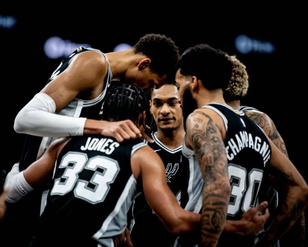 韩媒爆料：将在明年LCK杯中试点“教练语音”（韩媒称明年LCK杯将试点教练语音功能）