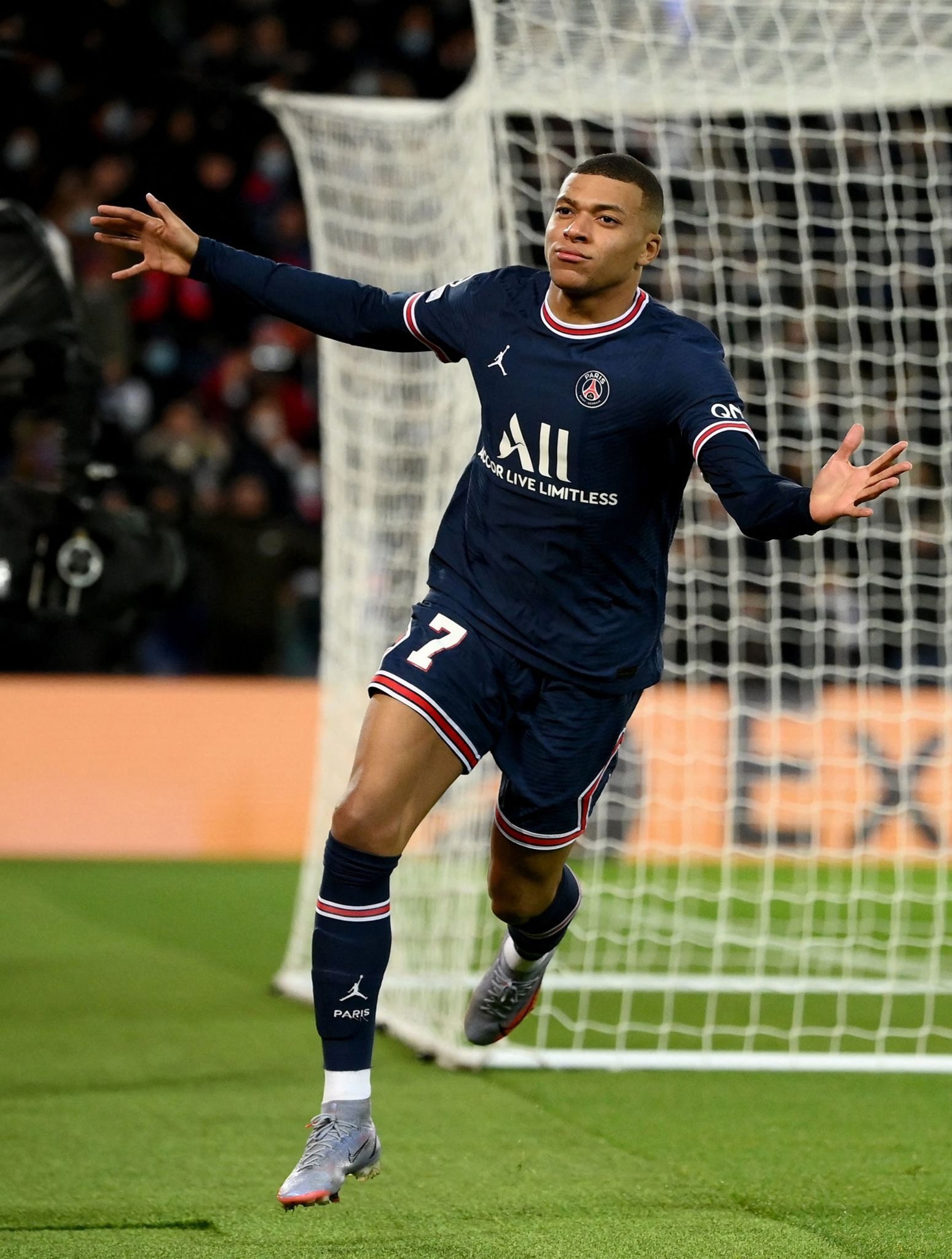 NBA战报：小瓦格纳37+6+7，布伦森空砍33+11，尼克斯121-133不敌魔术（魔术133-121击退尼克斯：小瓦格纳37+6+7，布伦森33+11难救主）