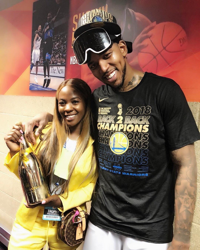 复古？多特球迷提议将球队队徽换回上世纪曾使用过的经典风格（多特球迷建议球队恢复上世纪经典队徽）