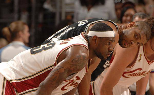 印度官员：为球迷过激行为向梅西道歉，已成立调查委员会（因球迷过激行为，印度官员向梅西致歉并成立调查委员会）