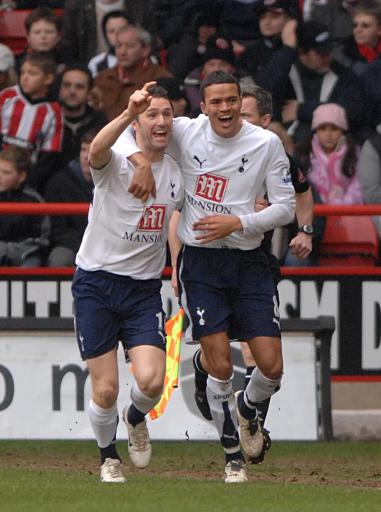 伊涅斯塔：佩德里不必成为我，希望他未来达到更高水平（伊涅斯塔：佩德里无需做我的翻版，期待他未来更上一层楼）