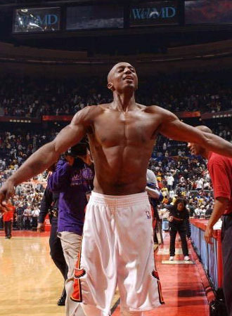 仅次于哈登&大梦！申京30+10+5场次排名火箭队史第三（申京30+10+5场次位居火箭队史第三，仅次哈登与奥拉朱旺）