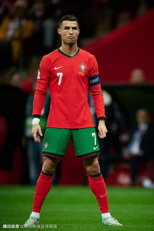 镜报：加纳乔决心去切尔西，这一愿望不取决于雅克松是否转会（镜报：加纳乔决意投奔切尔西，雅克松去留不影响其选择）