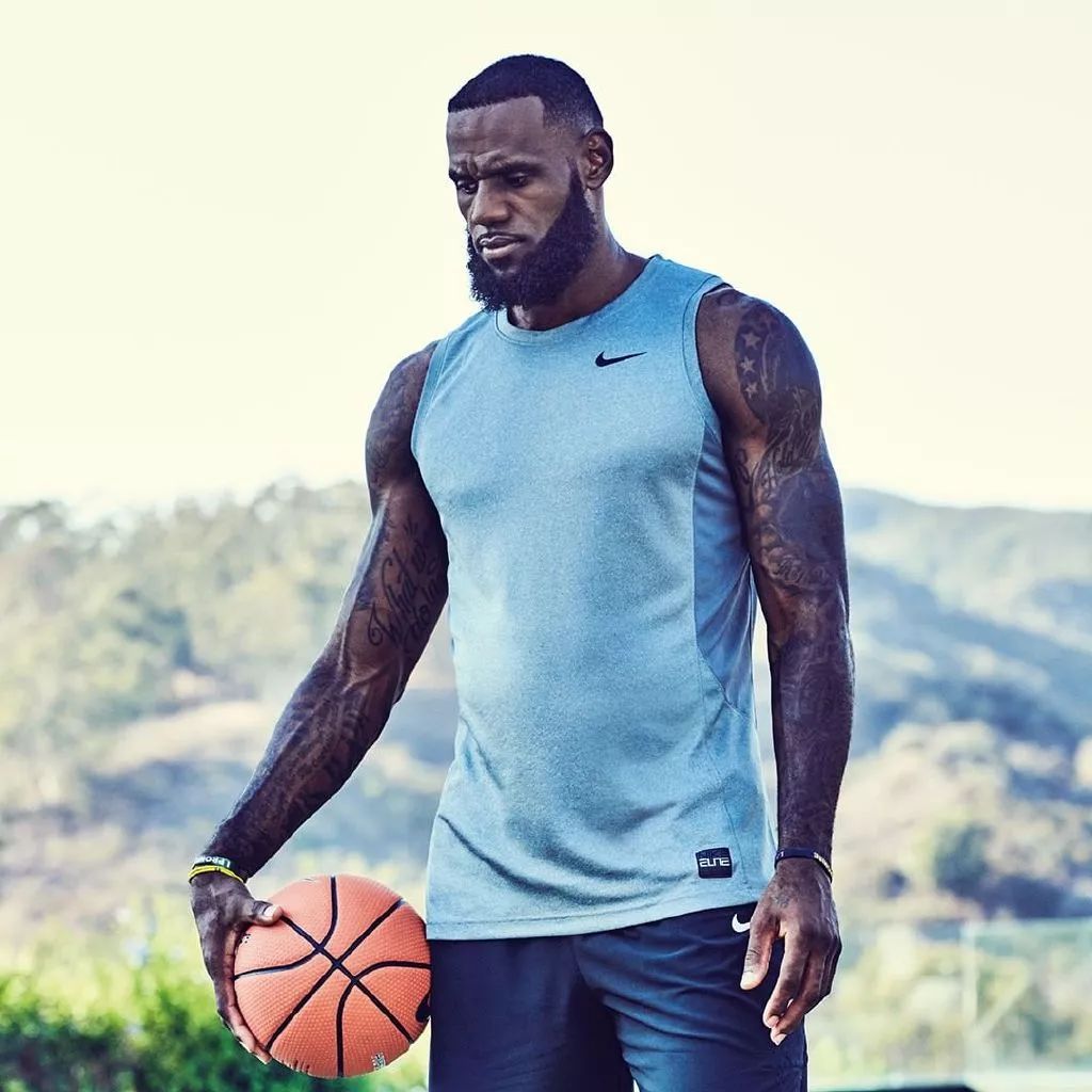 如何看待诺伊尔的失误？孔帕尼：我第一次听到这个说法（诺伊尔被指失误？孔帕尼：头一次听说这种说法）