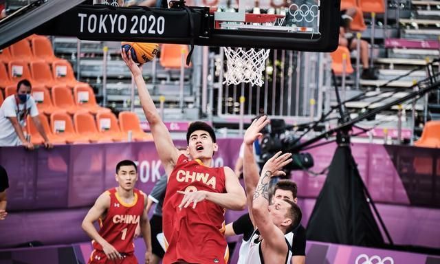 曼联新星冬窗或离队？梅努仅171分钟出场引关注（出场仅171分钟，曼联新秀冬窗离队传闻升温）