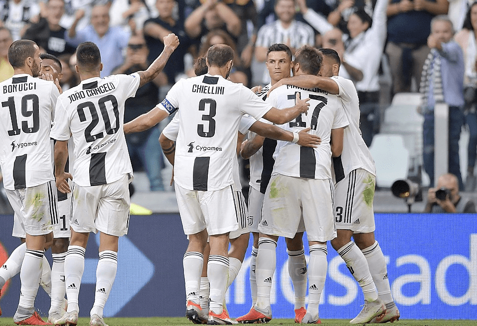 欧文快攻一条龙完成得分（欧文一条龙快攻上篮得手）