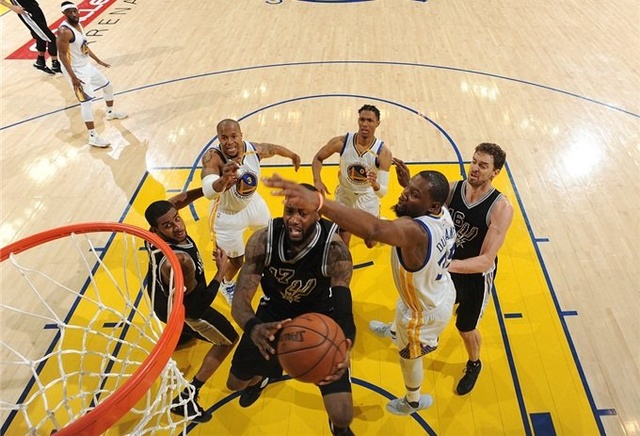 阿尔瓦拉多工资曝光：仅450万美元引发关注（阿尔瓦拉多年薪揭晓：仅450万美元引发热议）