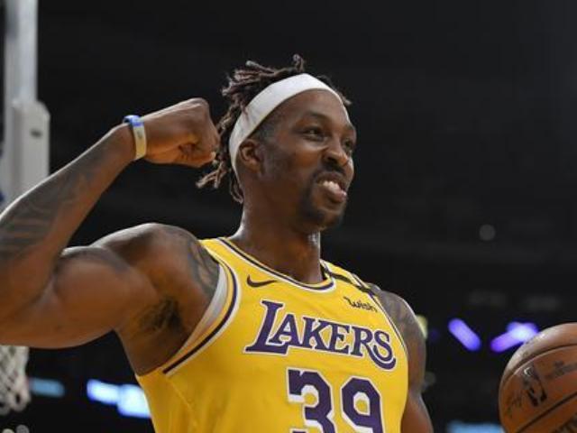 杨瀚森缺席，开拓者半场落后10分，比赛形势严峻（杨瀚森未出场，开拓者半场落后10分，形势不容乐观）