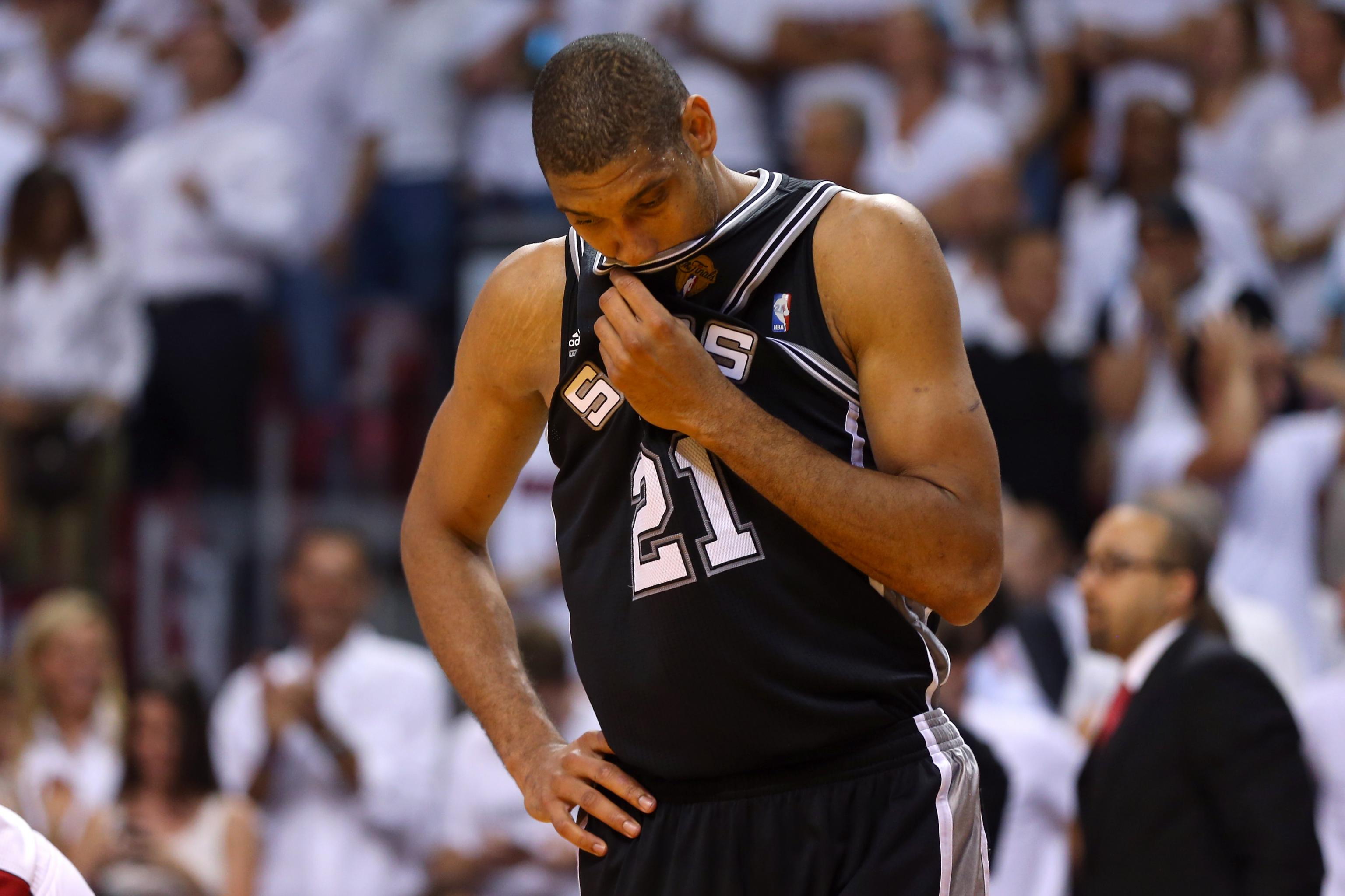 王哲林半场表现抢眼，5中4高效得分（王哲林半场状态出色，5投4中高效砍分）