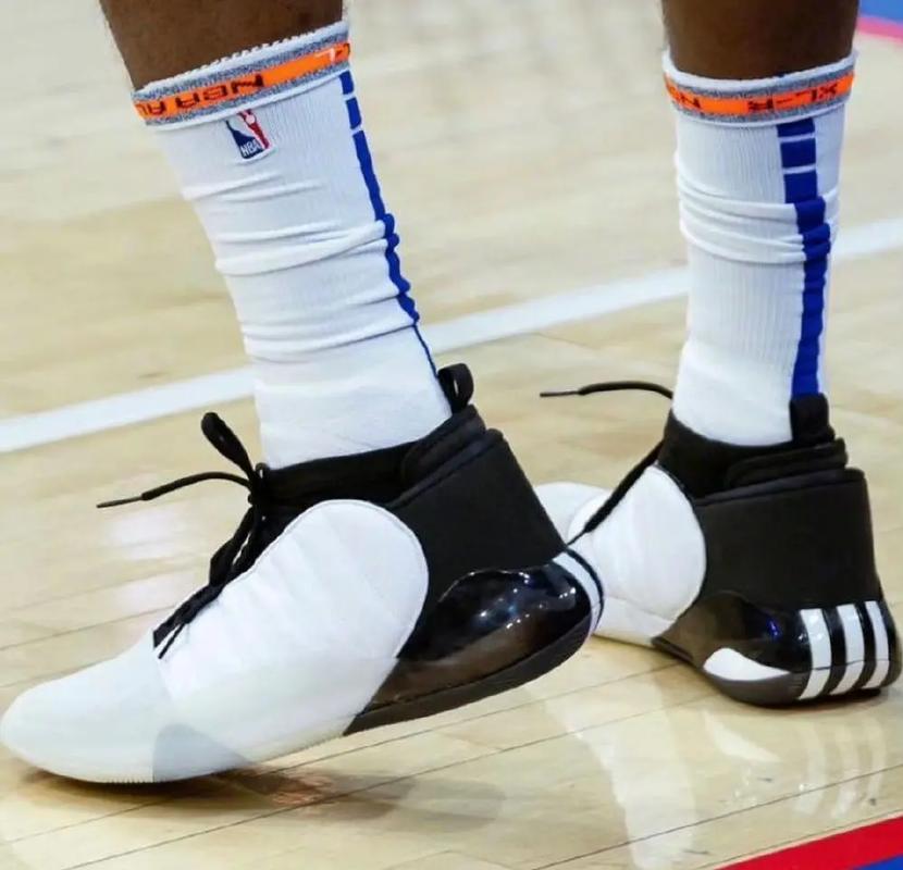 除了炮轰WTT压榨球员，我们该理解更多，不辜负孙颖莎的长期坚守（与其只炮轰WTT压榨球员，不如多些理解，别辜负孙颖莎的长期坚守）