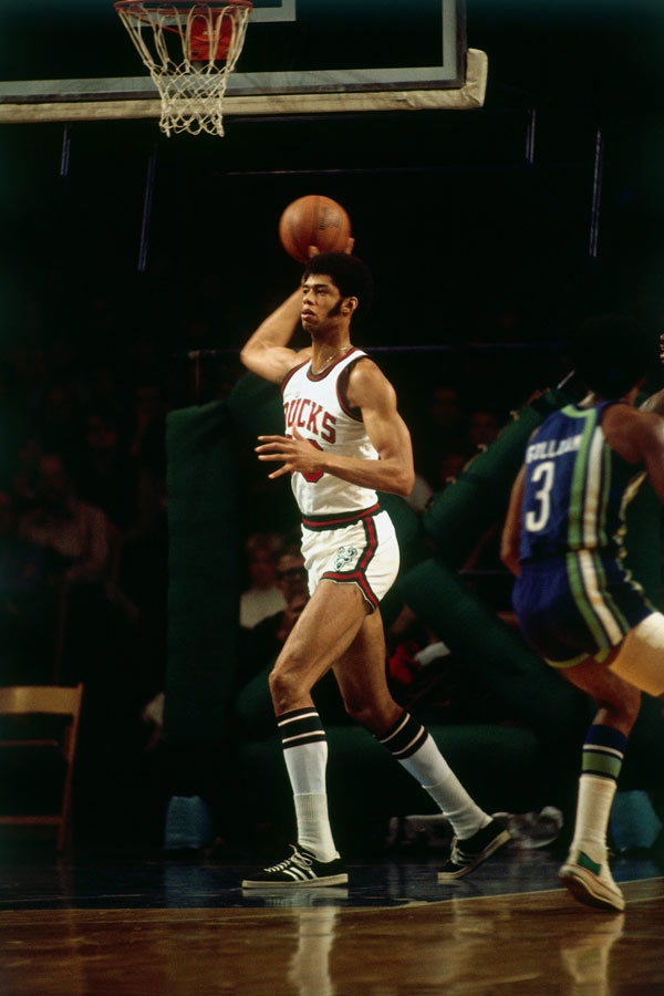 四川三分20投1中，首发2人得分挂零最终以53-84惨负同曦（三分20投仅中1、两首发得分挂零，四川53-84不敌同曦）