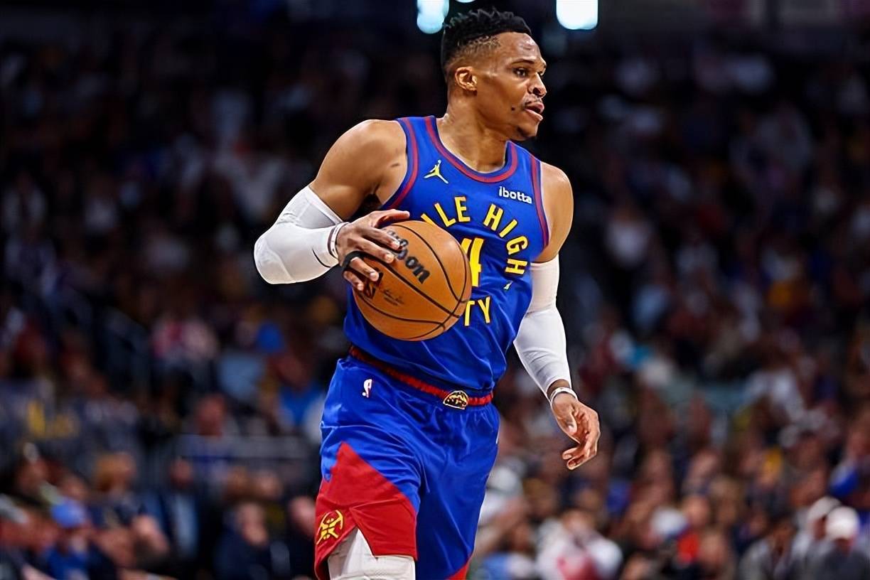 门票最低130镑，记者揭秘亚马尔母亲晚宴：她不愿过多谈论儿子（门票起价130镑，记者探访亚马尔母亲晚宴：她不愿多谈儿子）